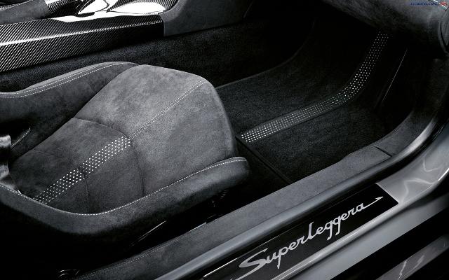Lamborghini--Gallardo-Superleggera_07.jpg