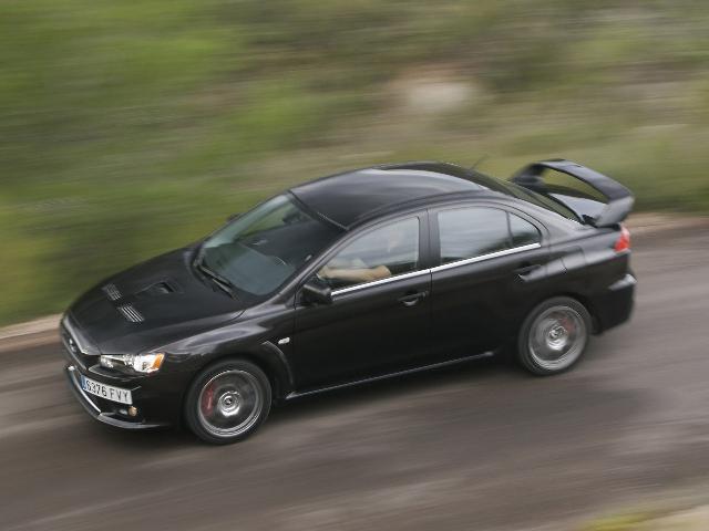 Mitsubishi-Lancer-Evolution-X-Europe_08.jpg