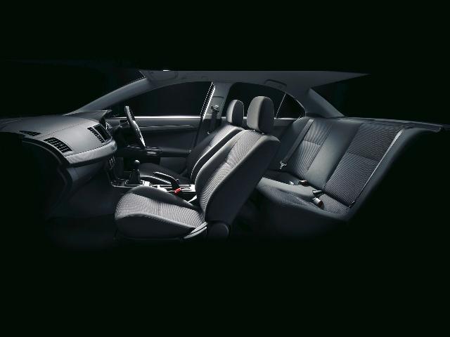 Mitsubishi-Lancer-Evolution-X_10.jpg